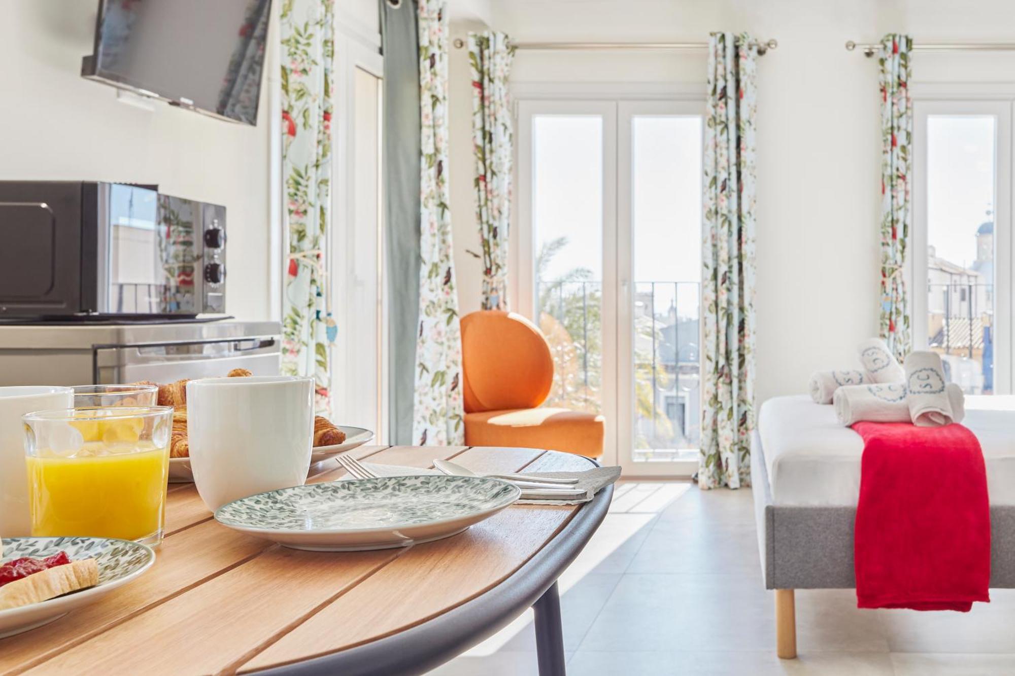 Studio mit Balkon